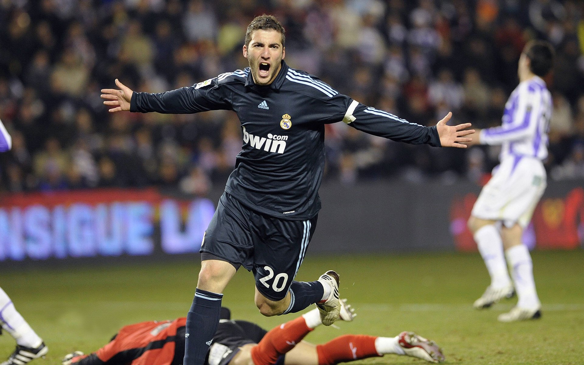 意甲精彩瞬间:经久不衰的足球盛宴,意甲俱乐部